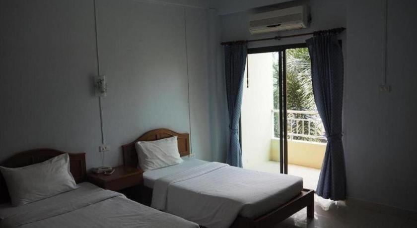 Ritzy House Hotel Chumpon Extérieur photo