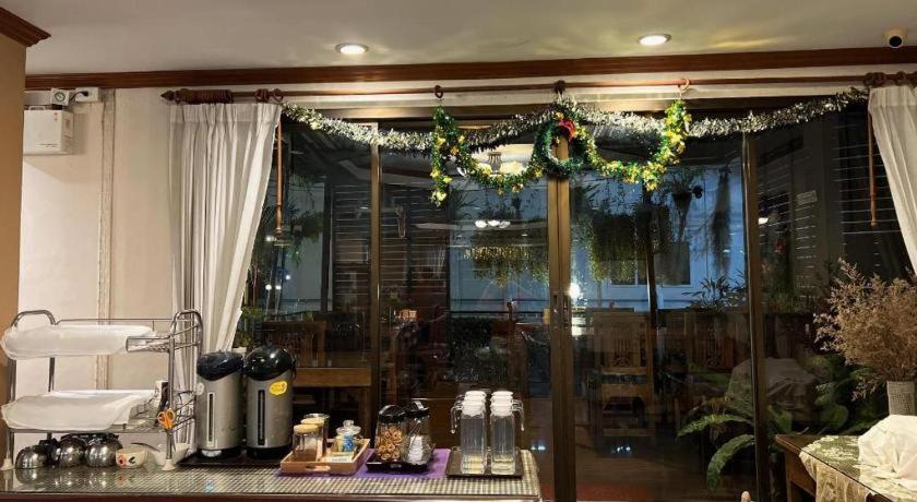 Ritzy House Hotel Chumpon Extérieur photo