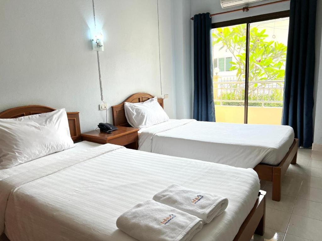 Ritzy House Hotel Chumpon Extérieur photo
